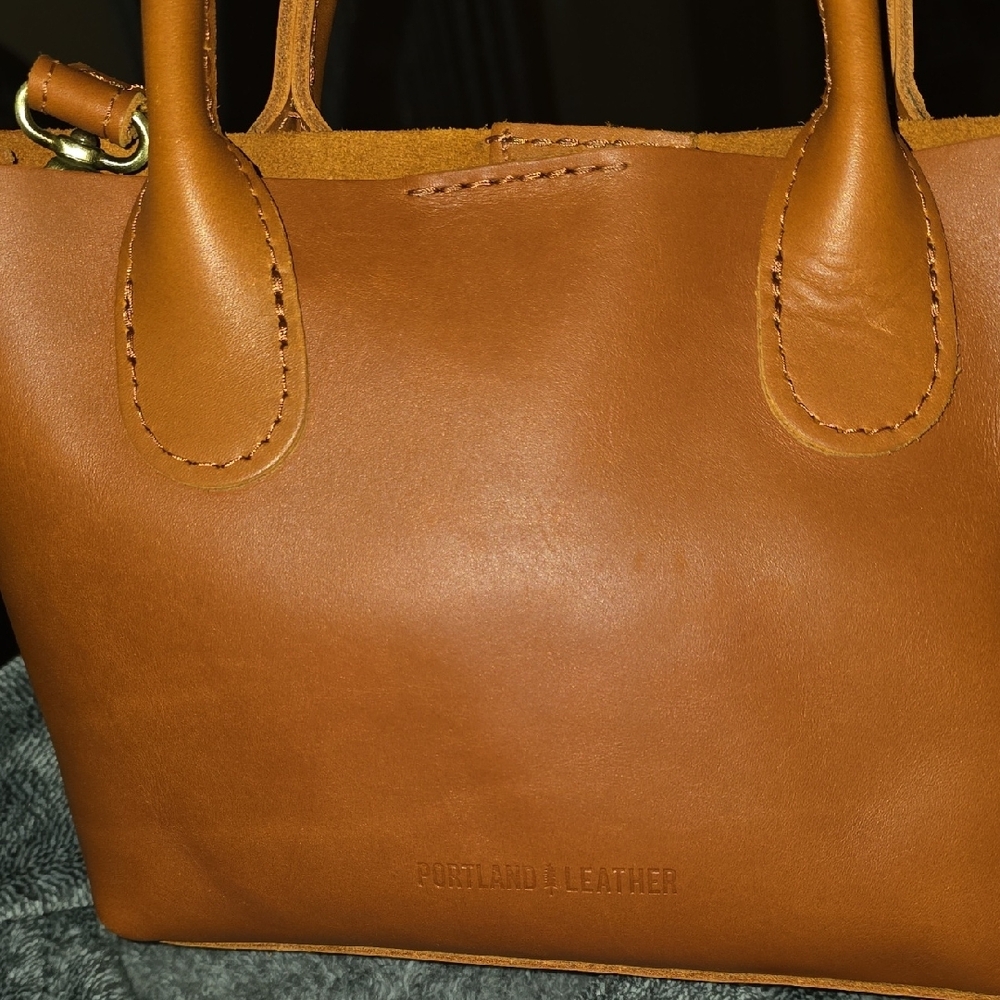 Elegant Tan Leather Handbag